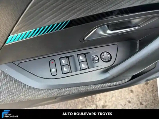 Peugeot 2008 1.2 puretech 100ch s&amp;s style — photo 15