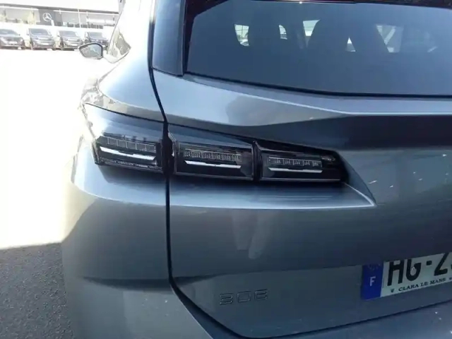 Peugeot 308 sw hybrid 145 e-dcs6 — photo 17