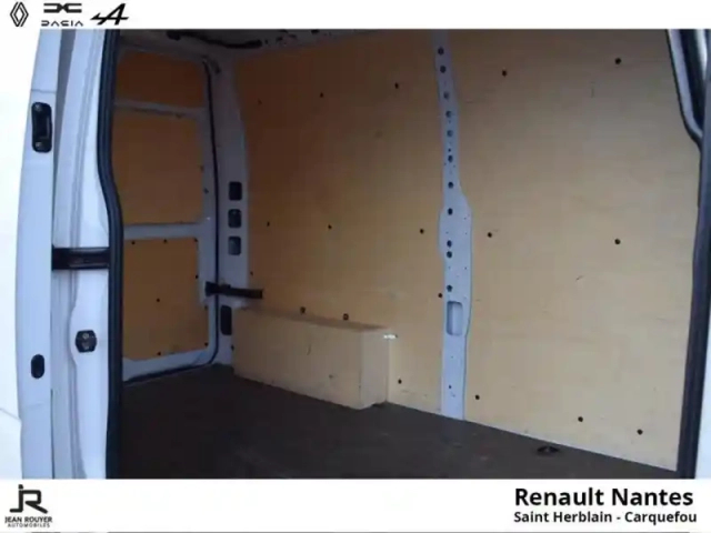 Renault Master fg f3500 l2h2 2.3 blue dci 135ch confort - 20490? ht — photo 15