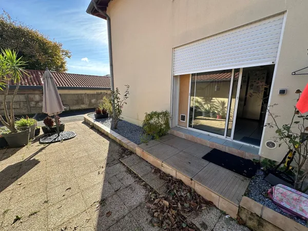A louer Appartement T3 vide en duplex Narrosse Dax terrasse garage cuisine moderne