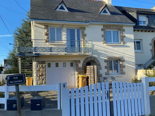 PLÉRIN - Maison 100 m² - 2 appartements - 15 000 de loyers/an