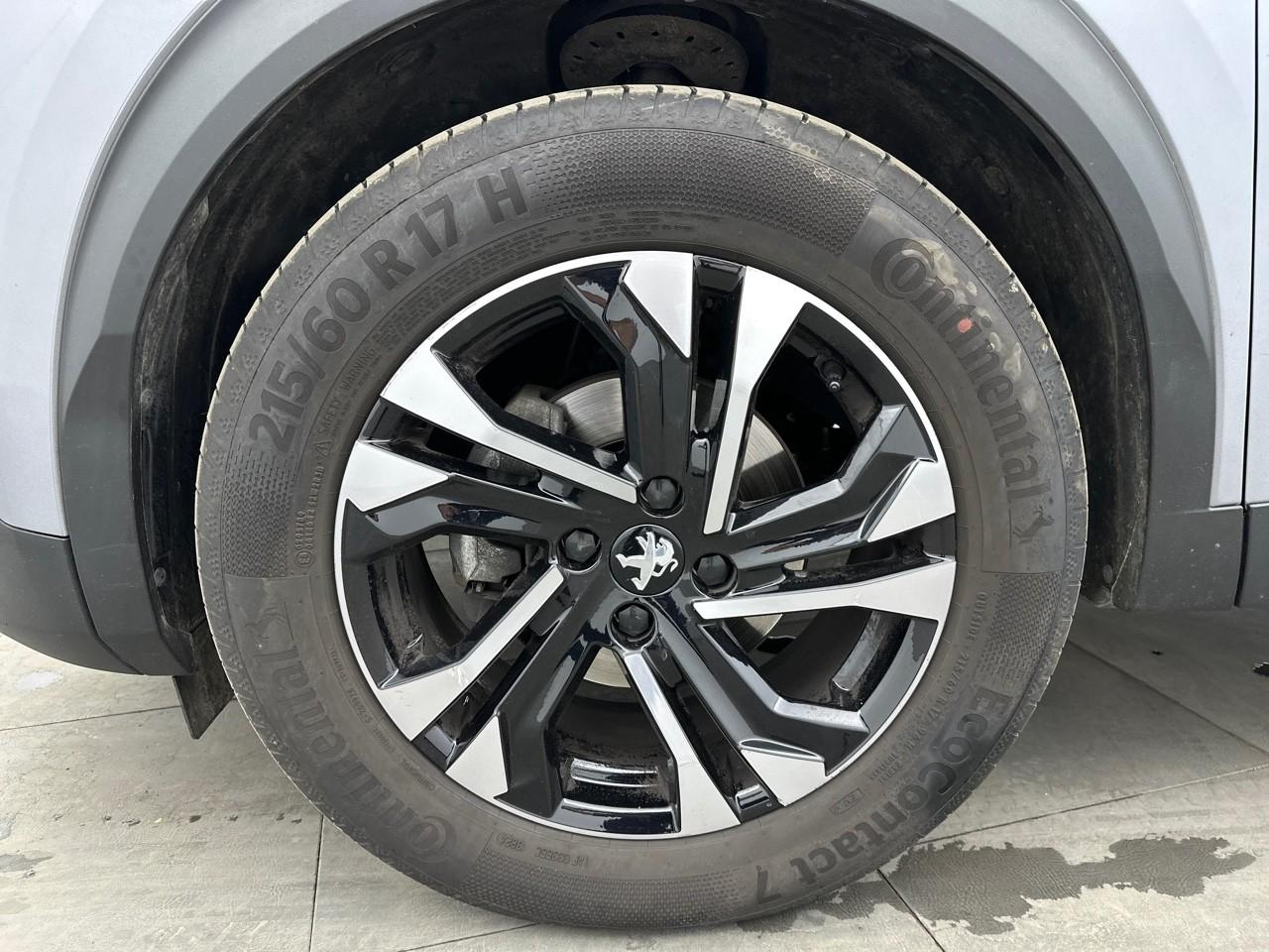 Peugeot 2008 puretech 130 s&s bvm6 allure — photo 14