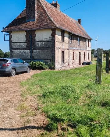 Maison normande a la campagne