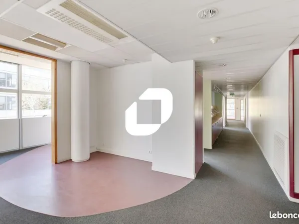 Bureau 977 m²