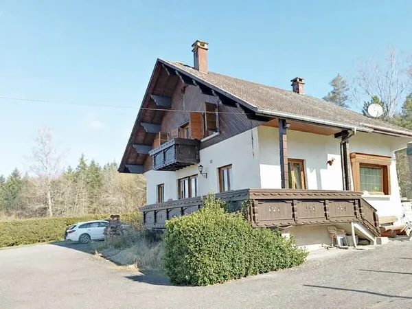 Charmante propriété avec grand terrain et dépendances
