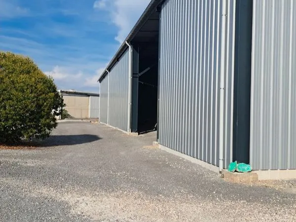 Hangar 700m²