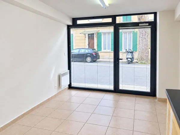 Local commercial 1 pièce 35 m²
