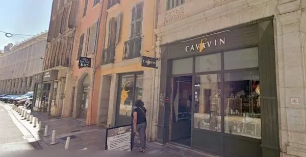 Local commercial 144 m²