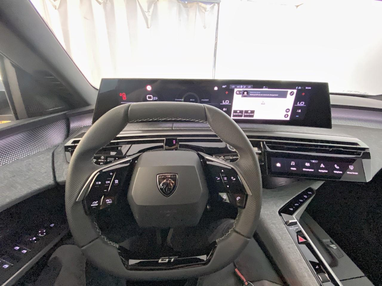 Peugeot 3008 hybrid 145 e-dcs6 gt — photo 12