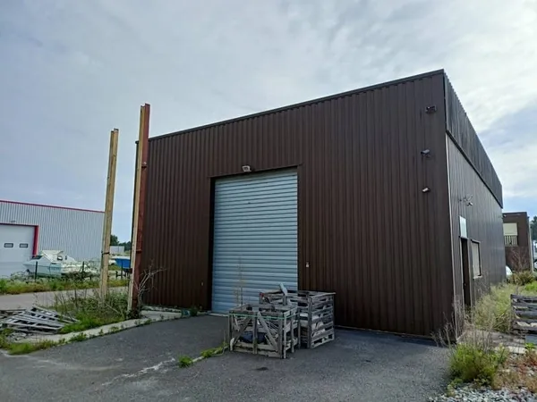 Local d'activité 150 m²