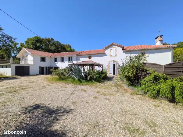 Propriété 12 pièces 353 m²