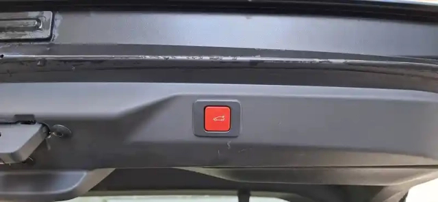 Peugeot 3008 hybrid 145 e-dcs6 — photo 15