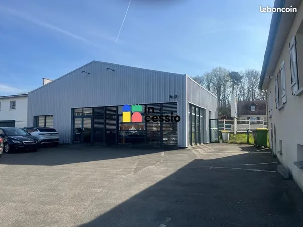 Local bureaux 230 m²