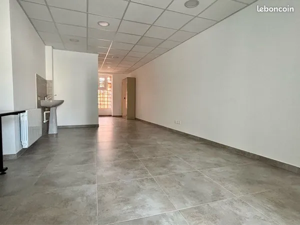 Local commercial 50m2 à Jasseron