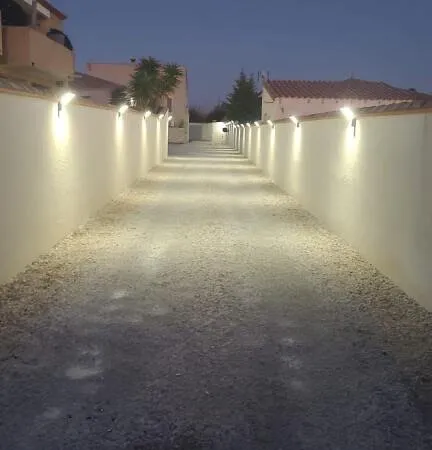 Splendide Propriété 4 faces : Villa de 160 m2 + 2 Dépendances de 80 m2 + Espace Piscine 16X6 XXL de 
