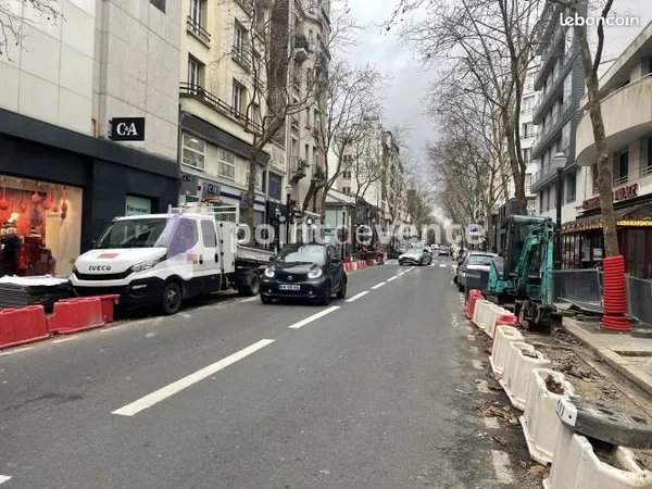 Commerce habillement/textile 83 m²