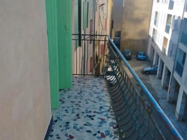 Studio meublé de 26m2 lumineux avec balcon - tout compris (eau/électricité/chauffage) 400euros/mois