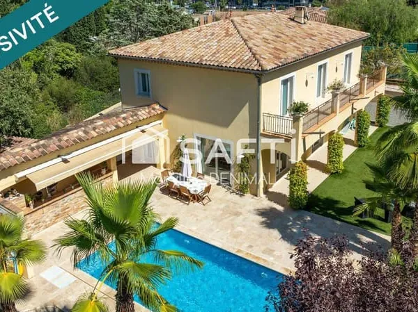 Demeure 5 pièces 206 m²