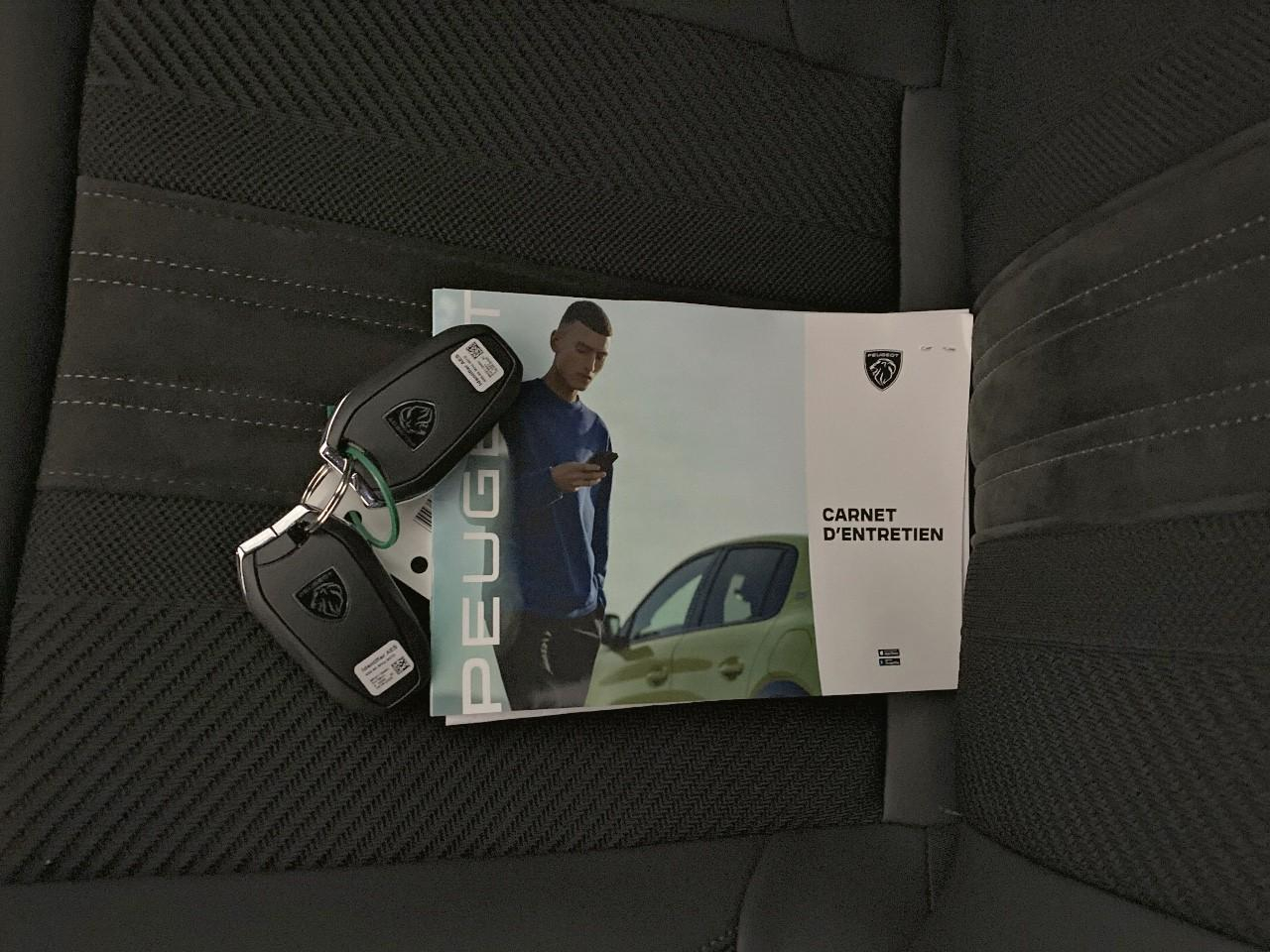 Peugeot 408 hybrid 145 e-dcs6 gt — photo 13
