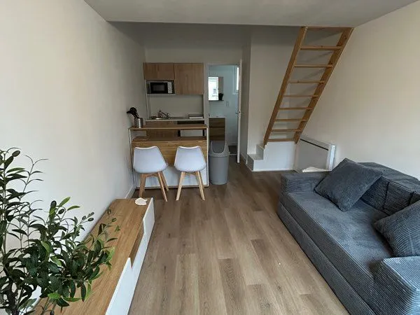 Studio meublé entièrement rénové avec mezzanine - Vire