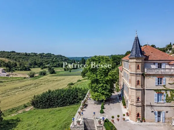 Maison 10 pièces 959 m²