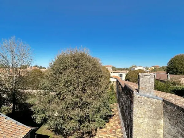 A LOUER APPARTEMENT 3 PIECES - BLAYE CENTRE