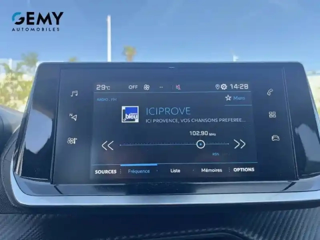 Peugeot 2008 puretech 100 s&amp;s bvm6 — photo 16