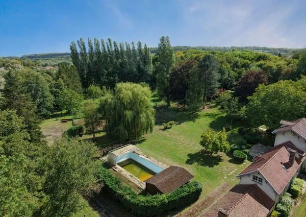 Maison 9 pièces 300 m²