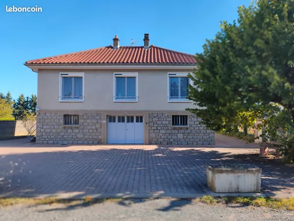 Vend maison sur terrain de 1275 m²