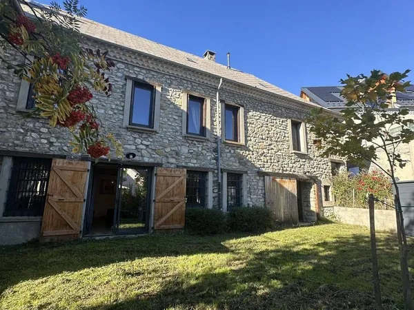 Maison 8 pièces 200 m²