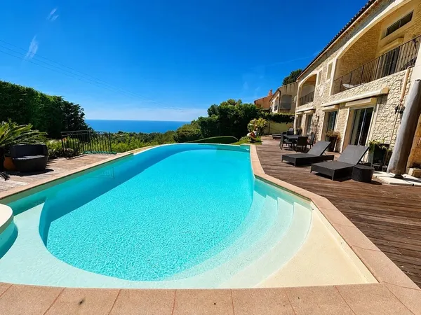 LA TURBIE - PROPRIÉTÉ D'EXCEPTION AVEC VUE MER AUX PORTES DE MONACO