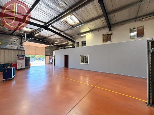 Entrepôt 1042 m²