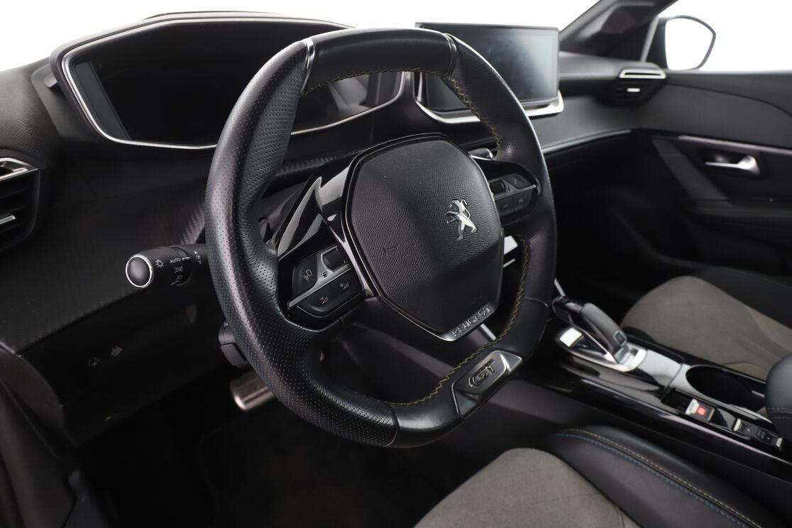 Peugeot 208 1.2 PureTech GT Pack EAT8 — photo 10