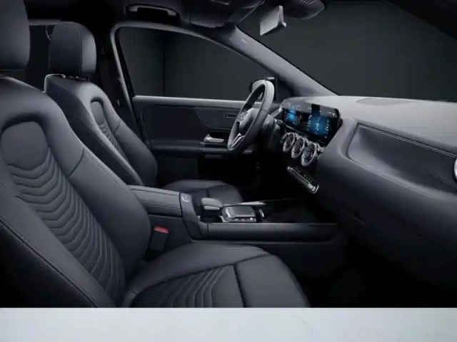 Mercedes Gla 200 d progressive line — photo 29