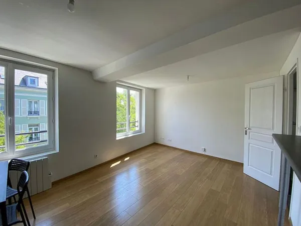 COTY - APPARTEMENT 1 PIECE