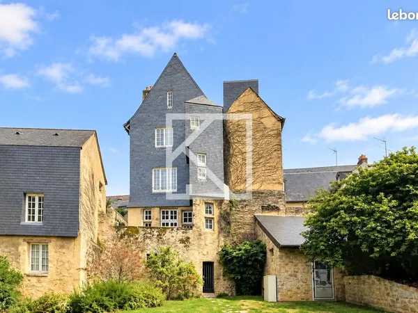 Maison 8 pièces 233 m²