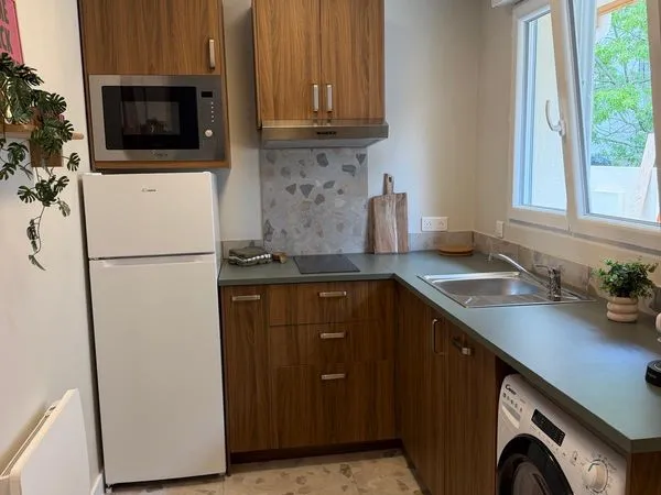 Studio meublé neuf de 22 m² avec jardin privatif de 40 m² et terrasse - entrée indépendante