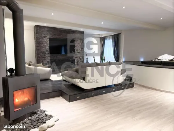 Loft 3 pièces 164 m²