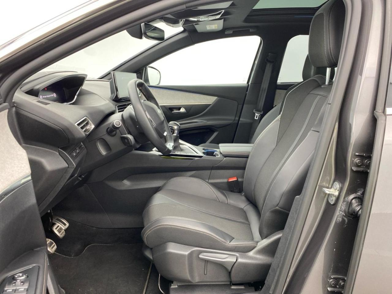 Peugeot 5008 1.2 puretech 130 gt + toit ouvrant / vision 360 / — photo 8