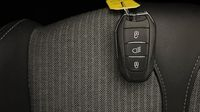 Peugeot 3008 Hybrid 136ch Allure Pack e-DCS6 — photo 16
