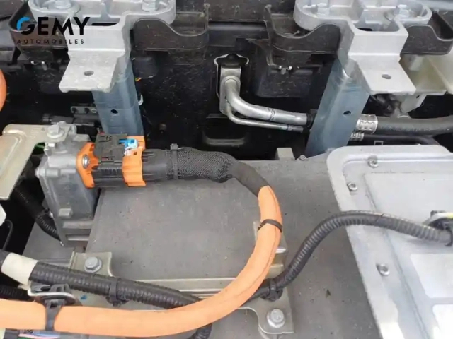 Renault Megane e-tech ev60 220 ch super charge — photo 21
