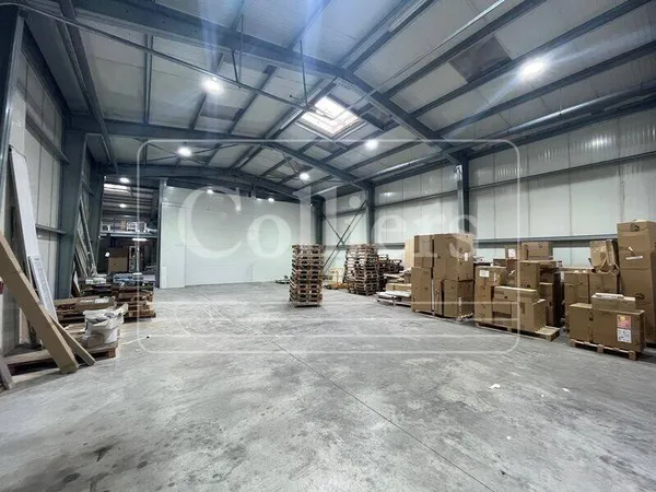 Entrepôt 400 m²