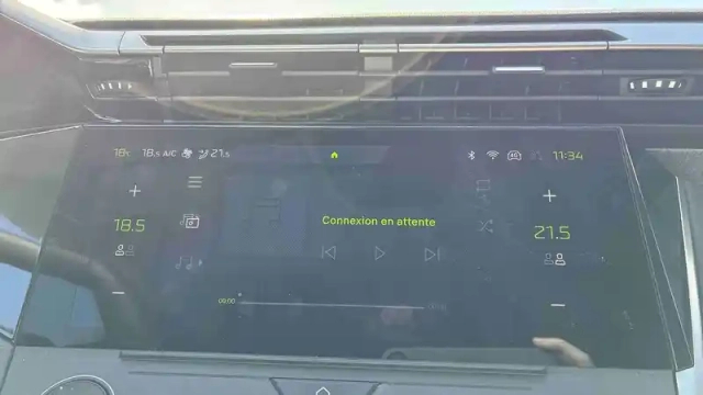 Peugeot 308 sw hybrid 145 e-dcs6 — photo 63
