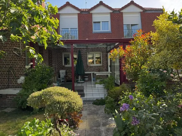 Maison 6 pièces 214 m²