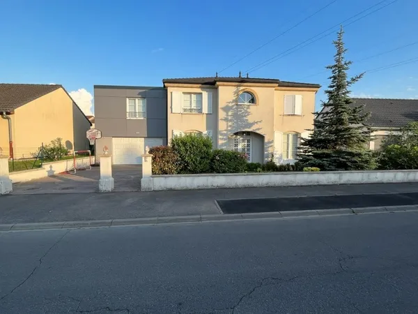 Maison 12 pièces 220 m²