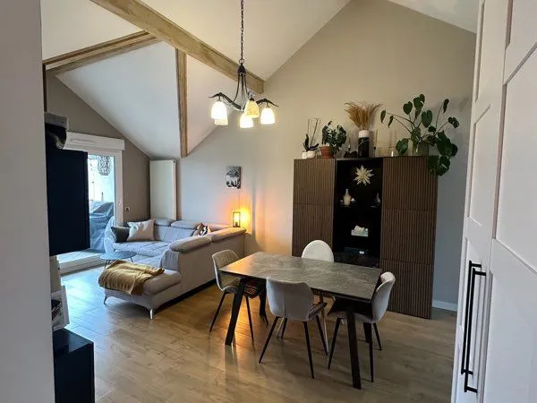 T3 traversant - 83 m² au sol - Dernier étage - Vue montagnes