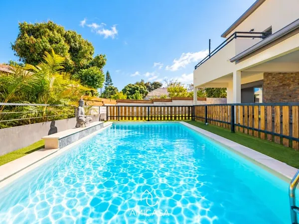 VILLA T4 AVEC PISCINE A LA POSSESSION (LA REUNION)