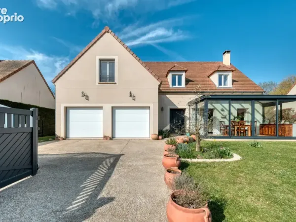 Maison impeccable d'etat - 206m2 - 4chambres + bureau - piscine - au calme