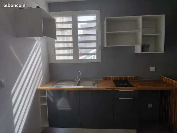 Appartement F2 Semi meublé