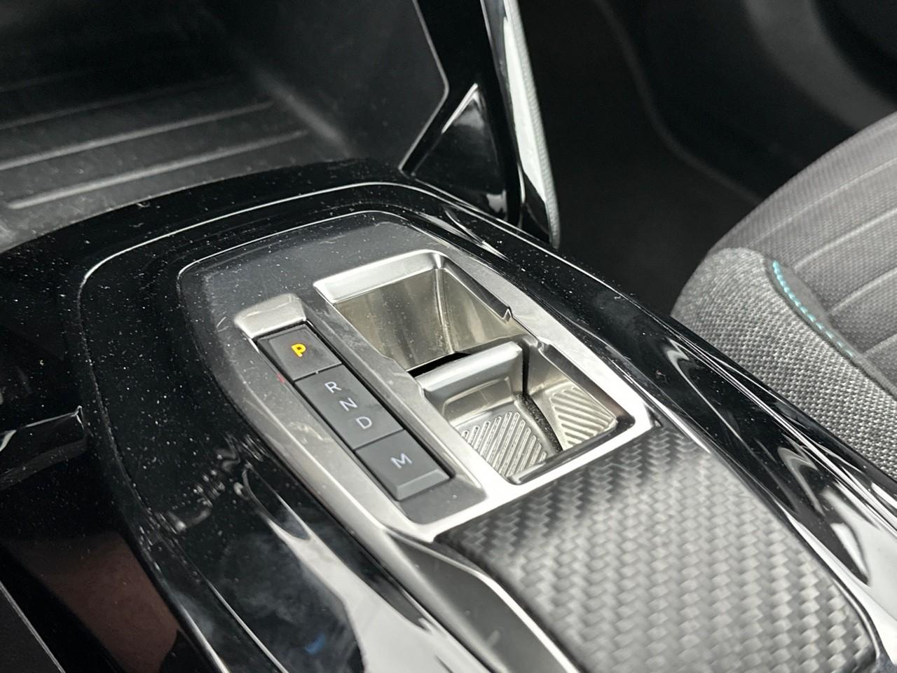 Peugeot 2008 puretech 130 s&s eat8 style — photo 29